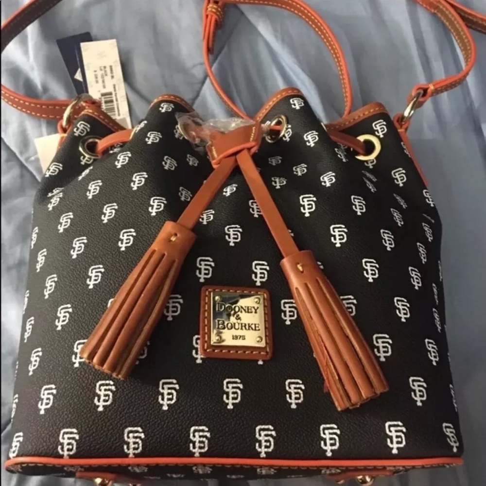 NWT Dooney & Bourke Kendall bucket bag - SF Giants